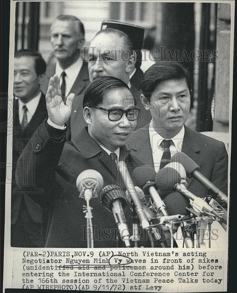 1972 Press Photo N Vietnam negotiator Nguyen Minh Vy at Peace talks - Historic Images