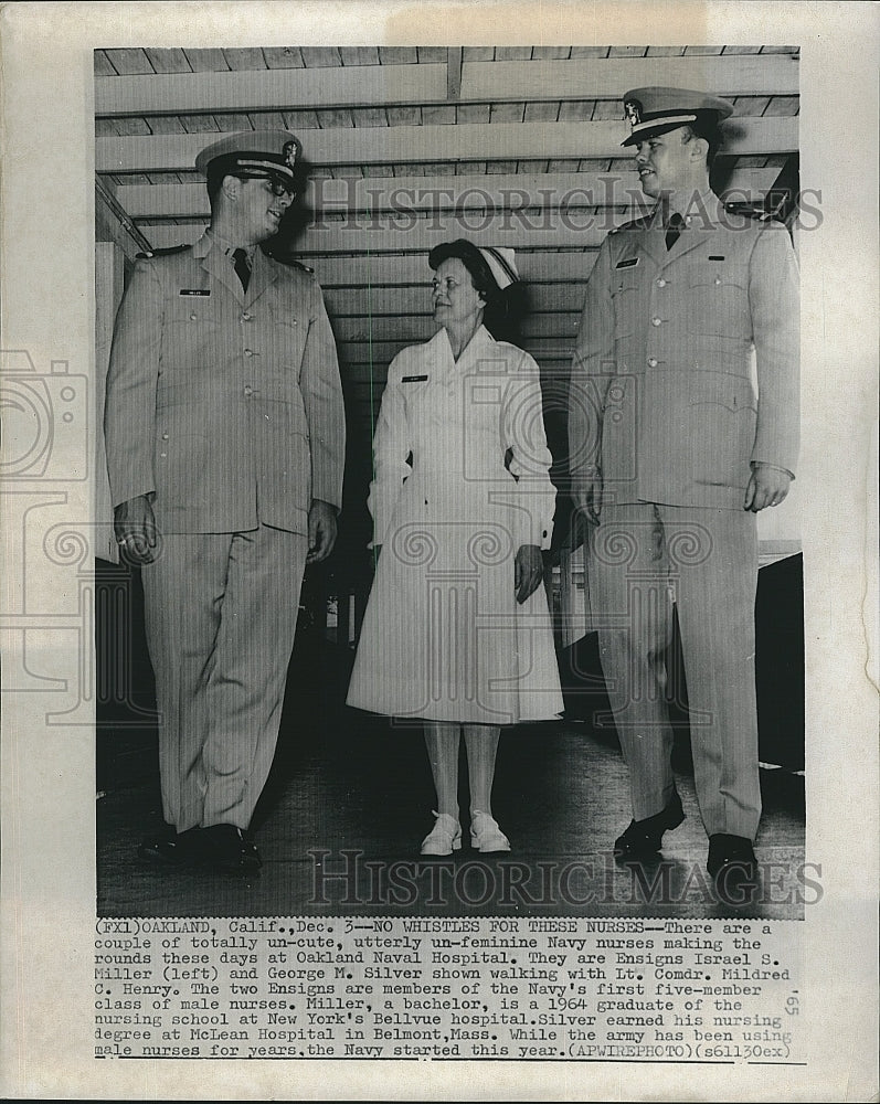 1964 Press Photo eEns IS Miller,Ens. GM Silver &amp; Lt Cmdr M Henry - Historic Images