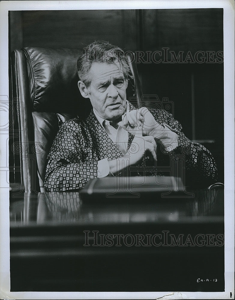 1973 Press Photo Actor Robert Ryan In Executive Action - Historic Images