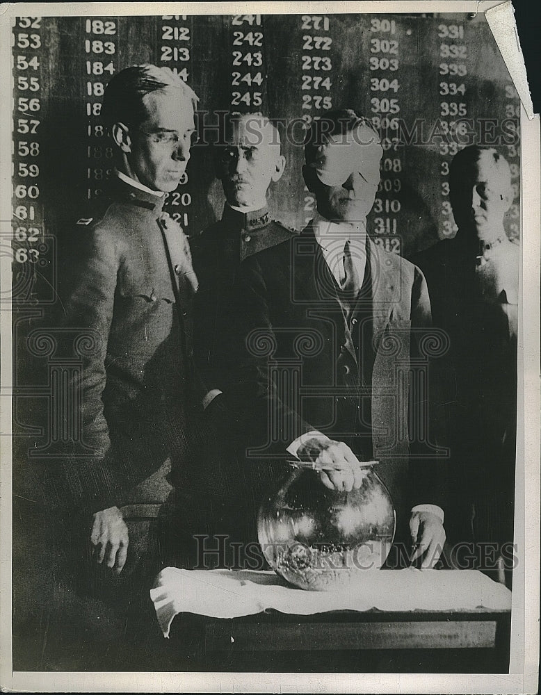 1933 Press Photo Newton D. Baker, US Secretary Of War, Selective Service, Draft - Historic Images