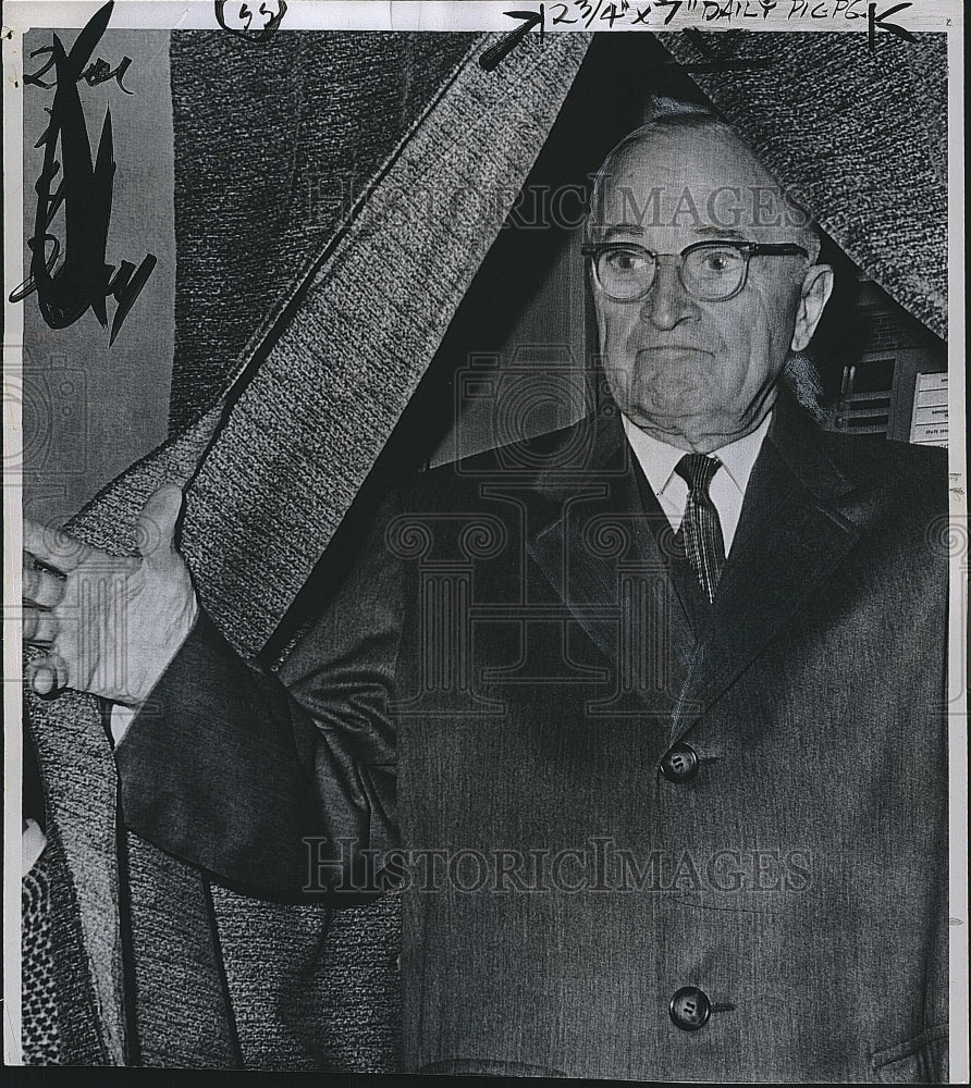 1962 Press Photo President Harry Truman Entering Through Curtain - Historic Images