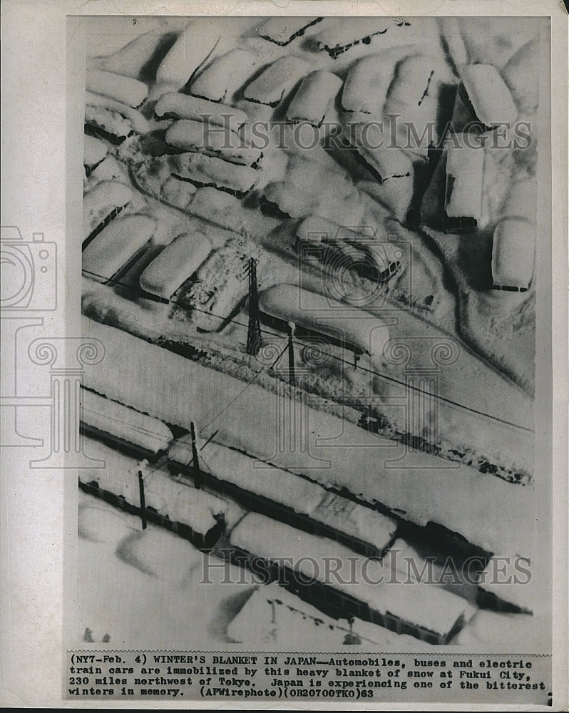 1963 Press Photo Fukui City Japan Covered In Snow Cars Buildings - Historic Images