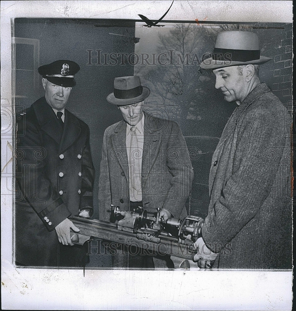1957 Press Photo Waterbury Home Crime Police Captain Ernest Rakul New York - Historic Images