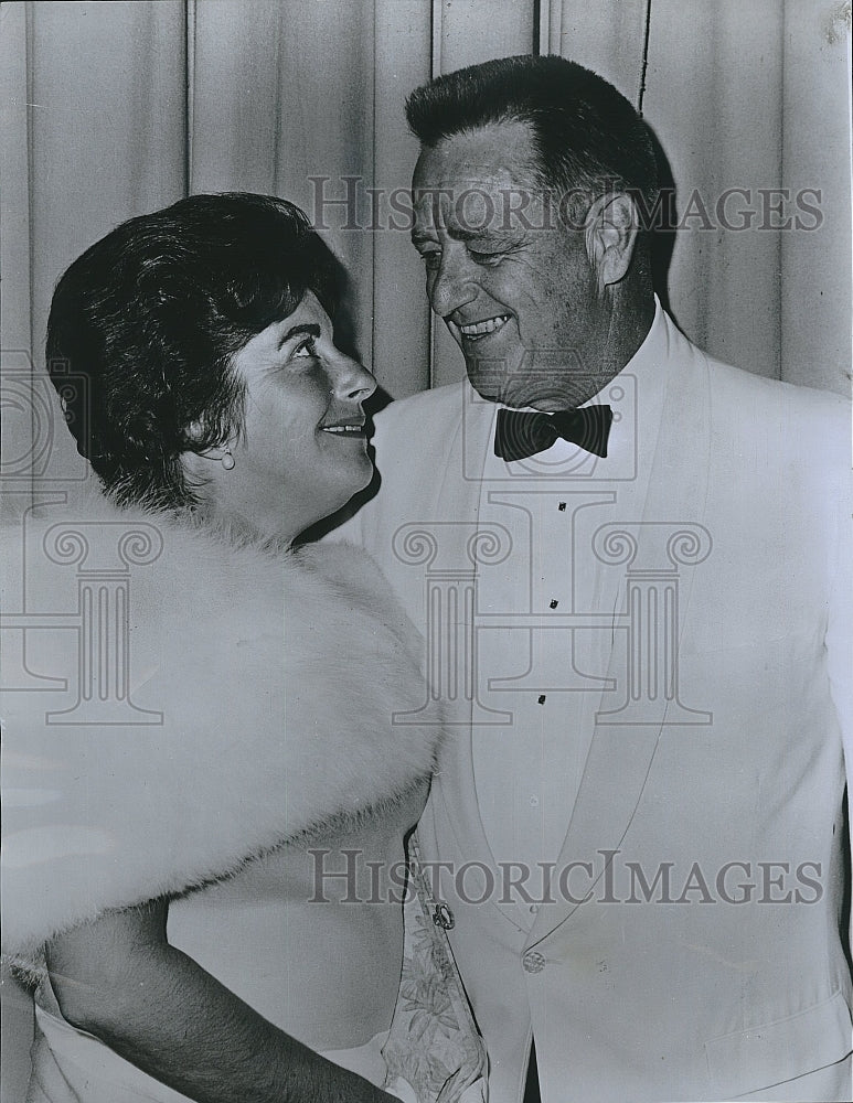 1967 Press Photo Elliott Roosevelt &amp; authoress wife Patricia - Historic Images