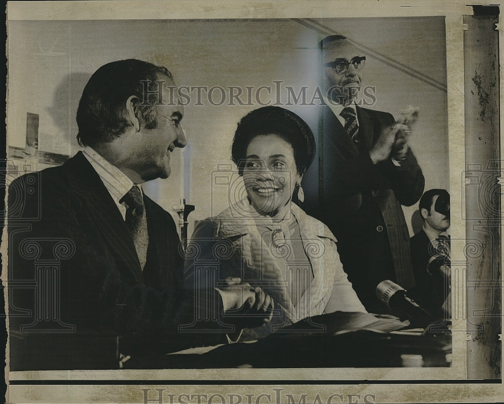 1972 Press Photo Mrs. Martin Luther King, Sen. George McGovern - Historic Images