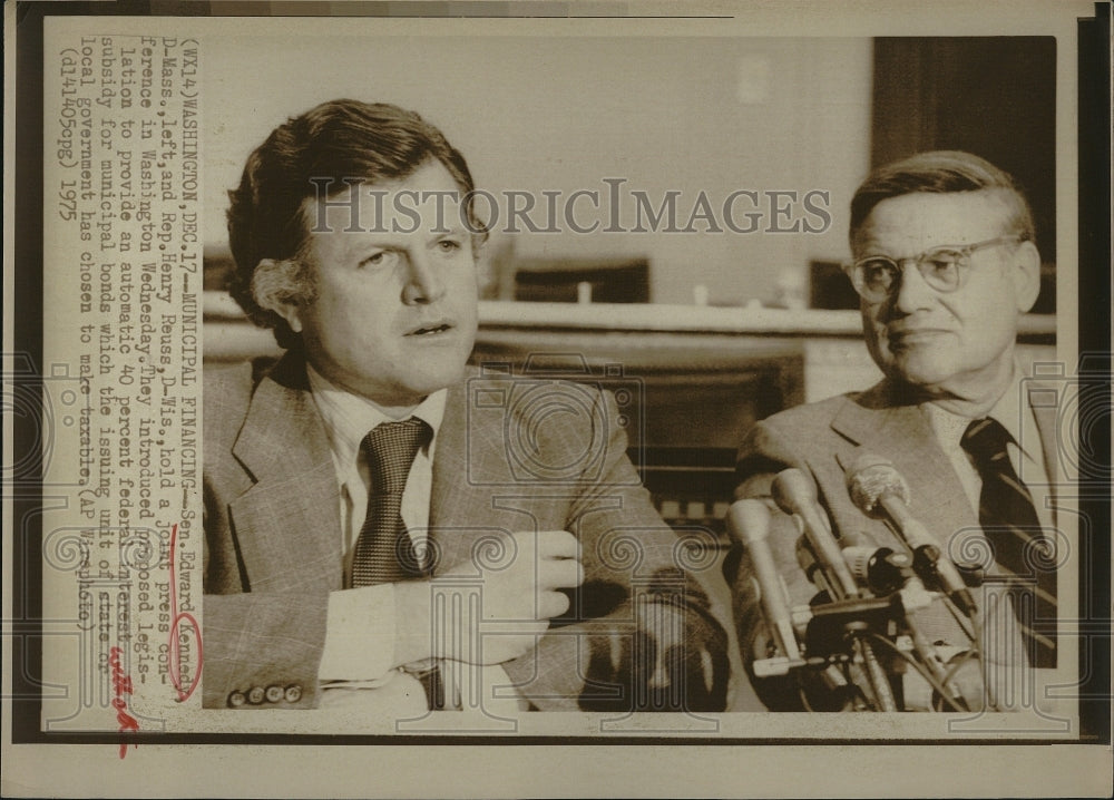 1975 Press Photo Senator Edward Kennedy, Massachusetts, Henry Reuss - Historic Images