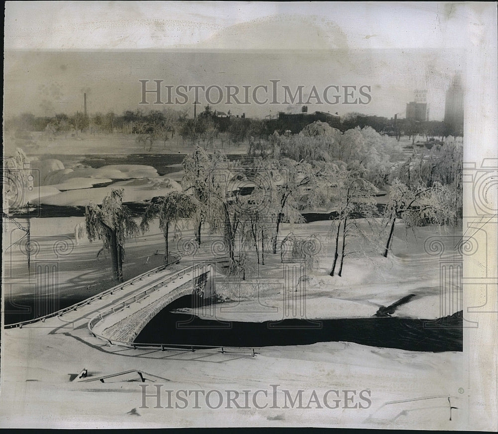 1958 Press Photo Snow On Lunar Island, American Falls, Niagara Falls, New York - Historic Images