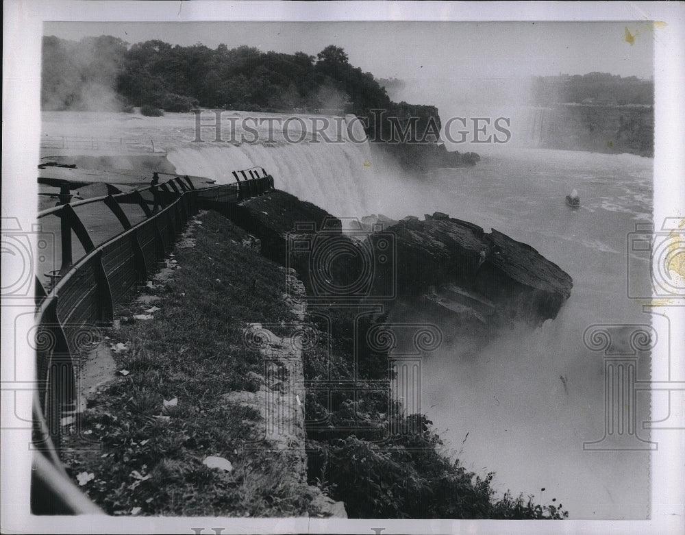 1954 Press Photo Niagara Falls In New York - Historic Images