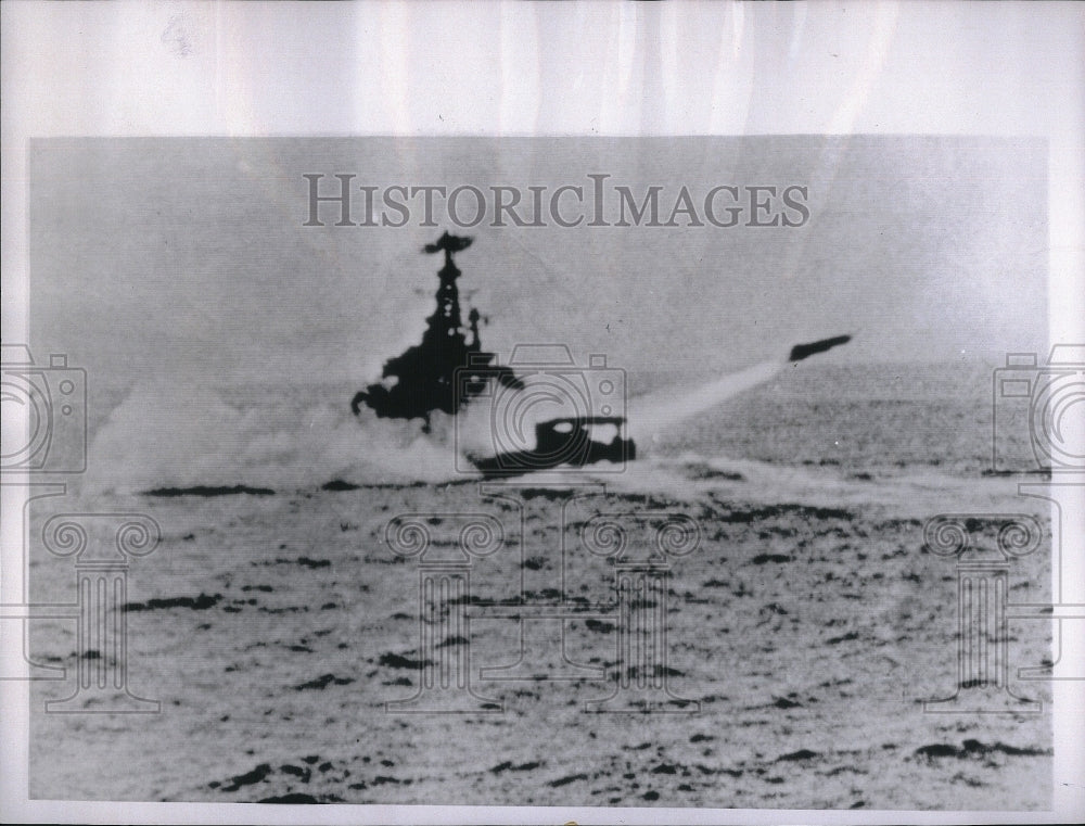 1965 Press Photo Nuclear Missle Fired From Soviet Navy Vessel U.S.S.R. Waters - Historic Images