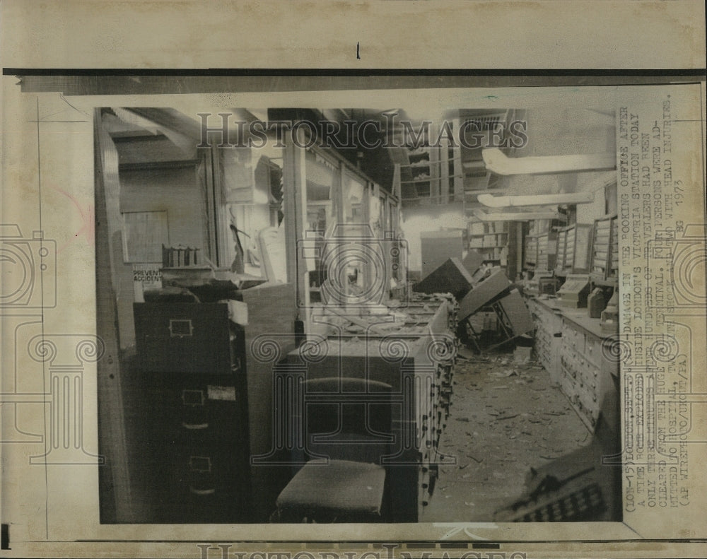 1973 Press Photo Booking Office Damage After London Victoria Station Bombing - Historic Images