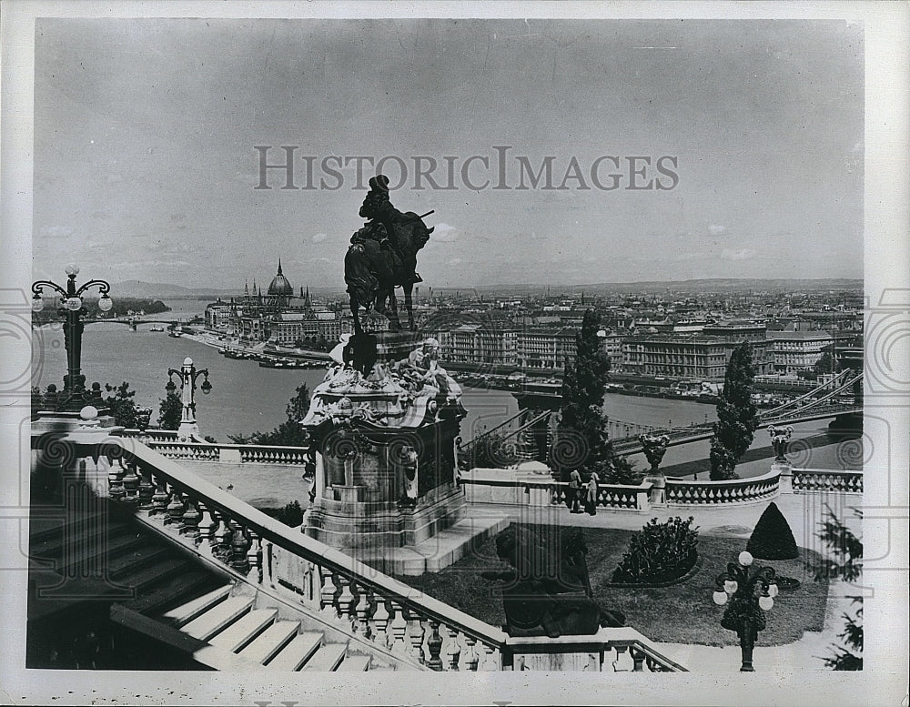 1933 Press Photo Royal Palace in Budapest, Hungary - Historic Images