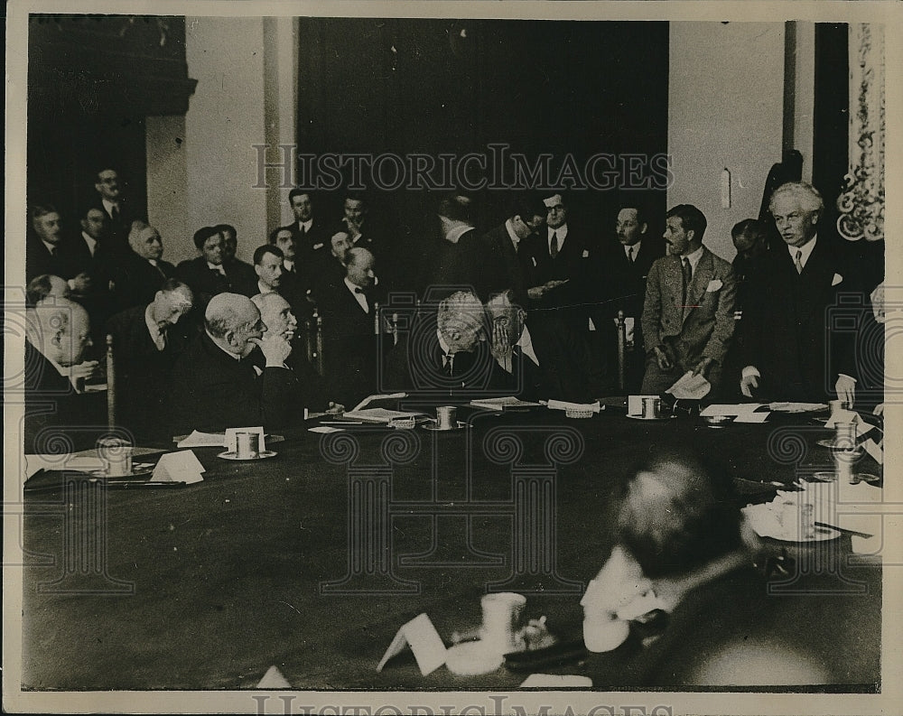 1929 Press Photo final scenes at The Hague during Rhineland Protocol signing - Historic Images