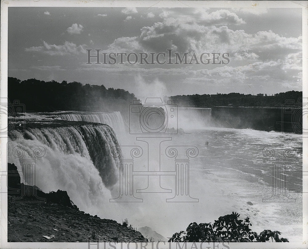 1985 Press Photo  Niagra Falls from Prospect Point on the US side - Historic Images