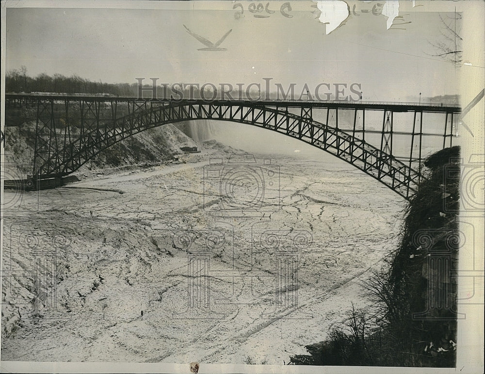 1937 Press Photo Niagara Fall&#39;s &quot;Ice Bridge&quot; Linking US &amp; Canada - Historic Images