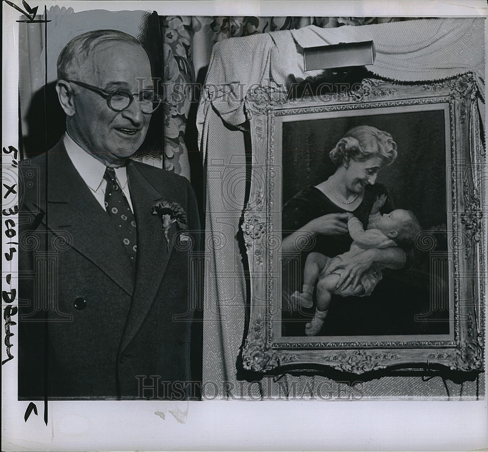 1968 Press Photo Former President Truman with Painting of Daughter - Historic Images