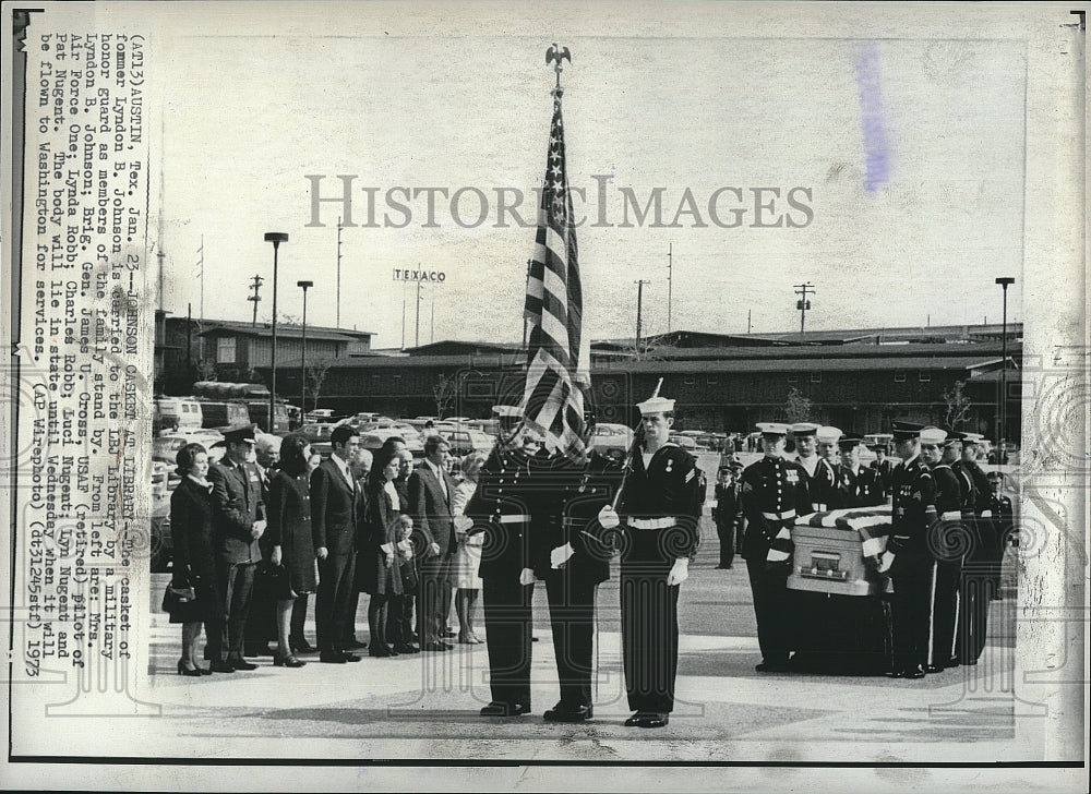 1973 Press Photo The casket of Lyndon B. Johnson is carried to the LBJ Library - Historic Images