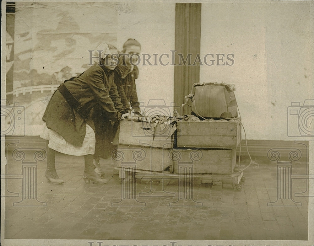 1919 Press Photo Public market in food shortages of the war effort - Historic Images