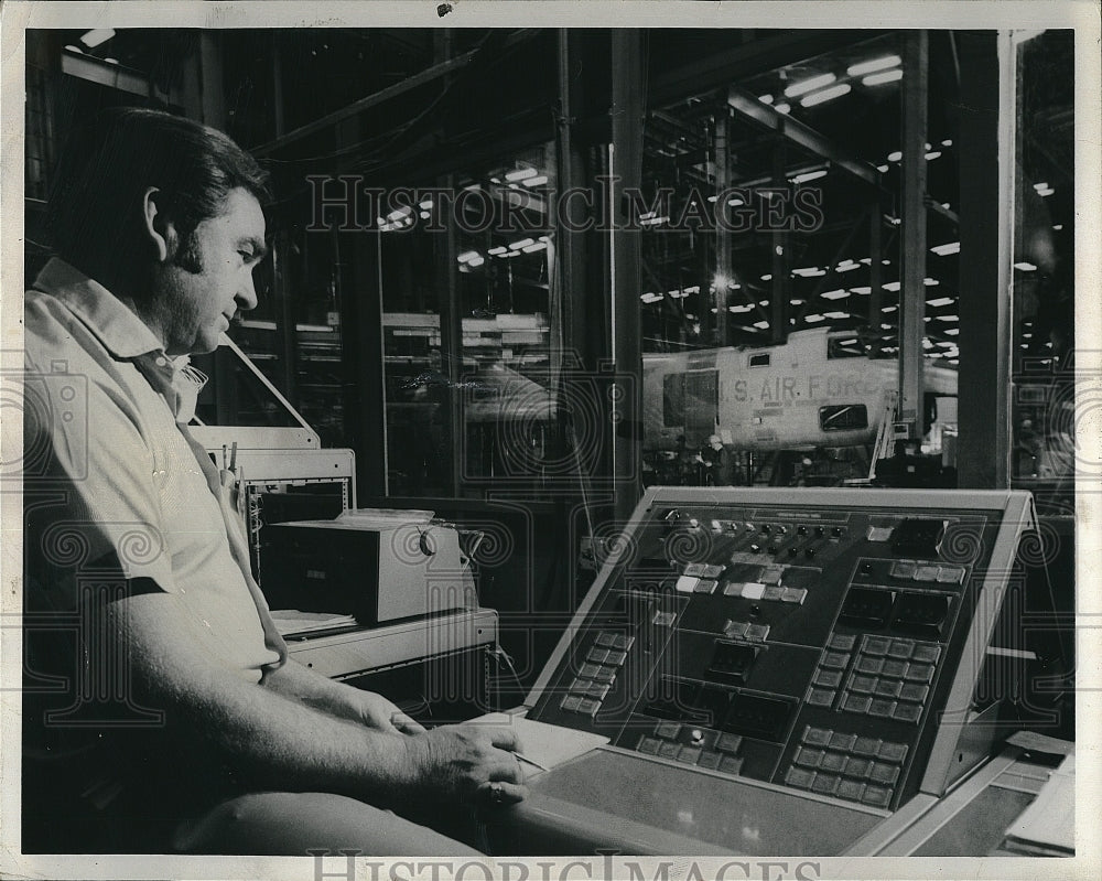 1970 Press Photo McDonnell Douglas Corp computers for plane designs & tests - Historic Images