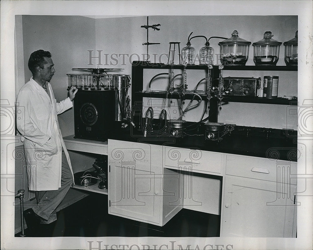 1948 Press Photo Great Lakes Naval Training Center Medical Research Station - Historic Images