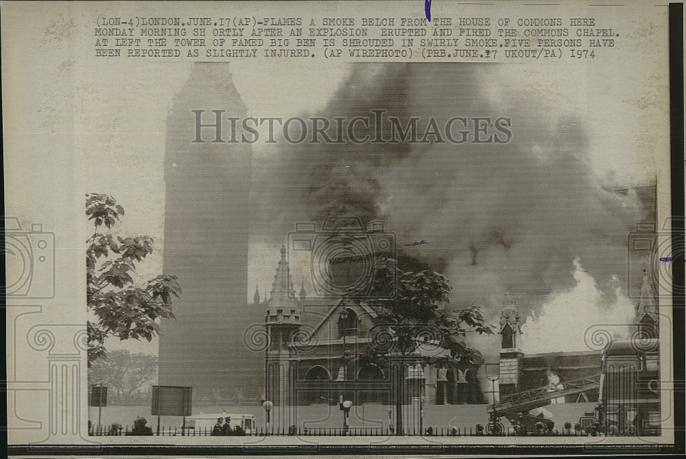 1974 Press Photo Explosion Erupted and Fire The Commons Chapel London - Historic Images