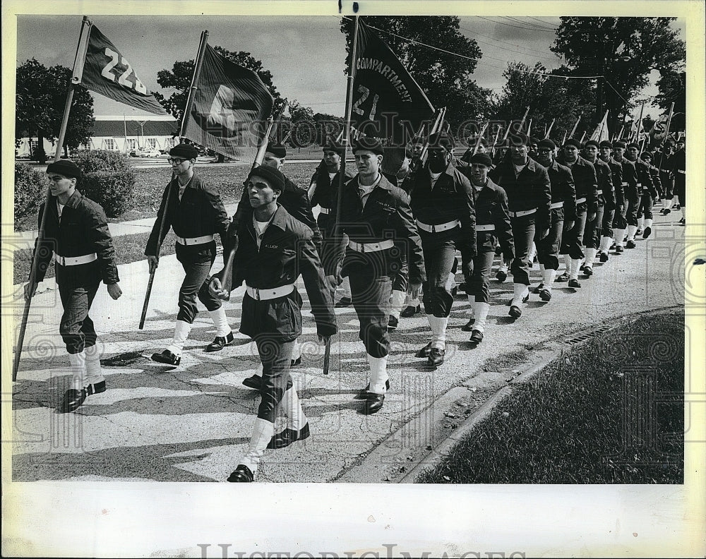 1983 Press Photo Company Well Training Practices Marching - Historic Images