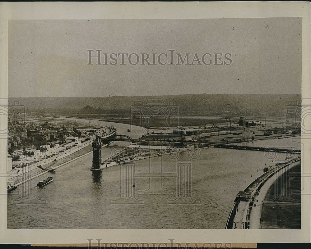 1939 Press Photo Brussels, Belgium  canal dykes on the Meuse river - Historic Images