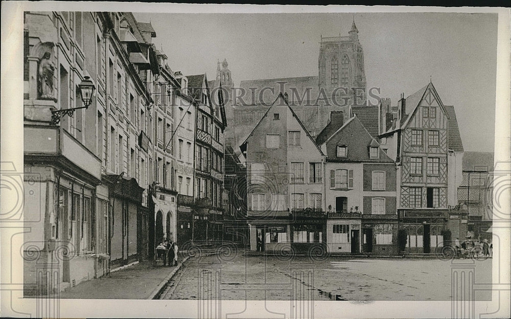 1944 Press Photo Town of Abbeville in France - Historic Images