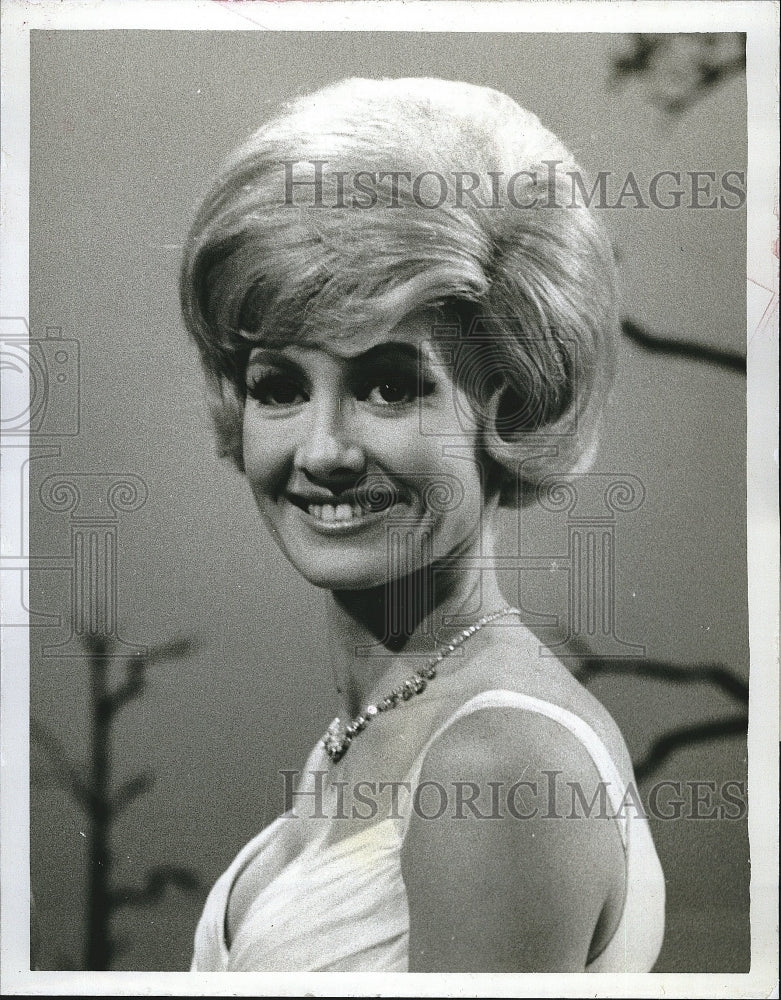 1960 Press Photo &quot;The Andy Williams Show&quot; with Jackie Miller - Historic Images