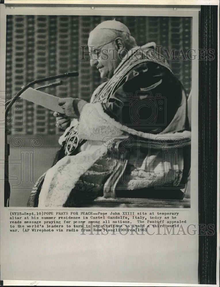 1961 Press Photo Pope John XXOOO Castel Gandolfo Italy - Historic Images