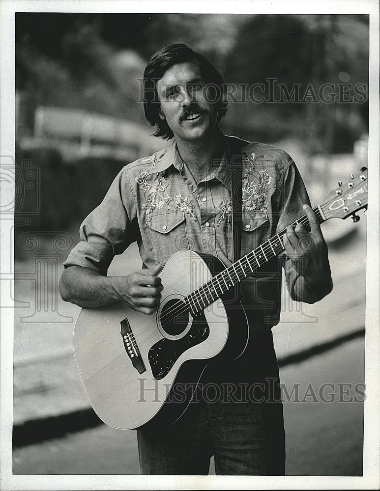 1973 Press Photo  "Make A Wish" with musician Tom Chapin - Historic Images