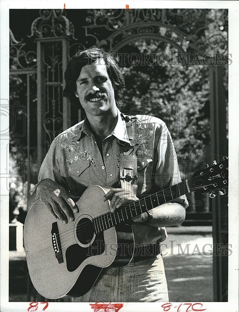 1975 Press Photo  "Make A Wish" with musician Tom Chapin - Historic Images