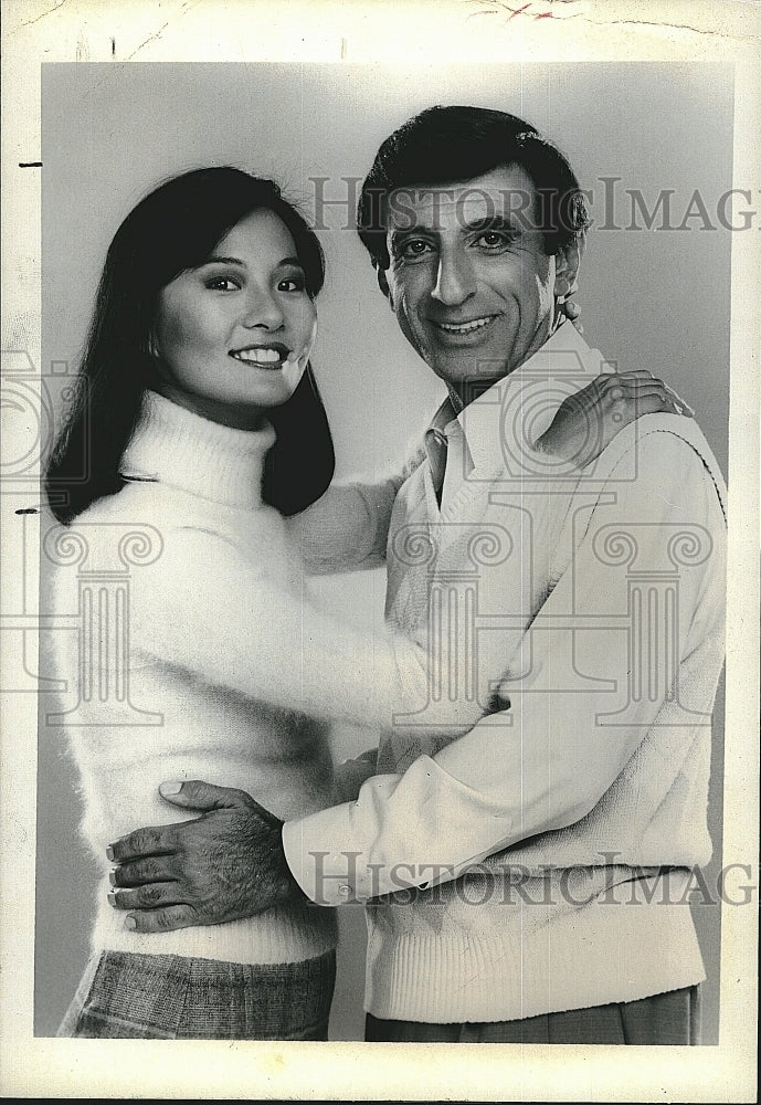 1984 Press Photo Rosalind Chao & Jamie Farr Star In "AfterMASH" - Historic Images