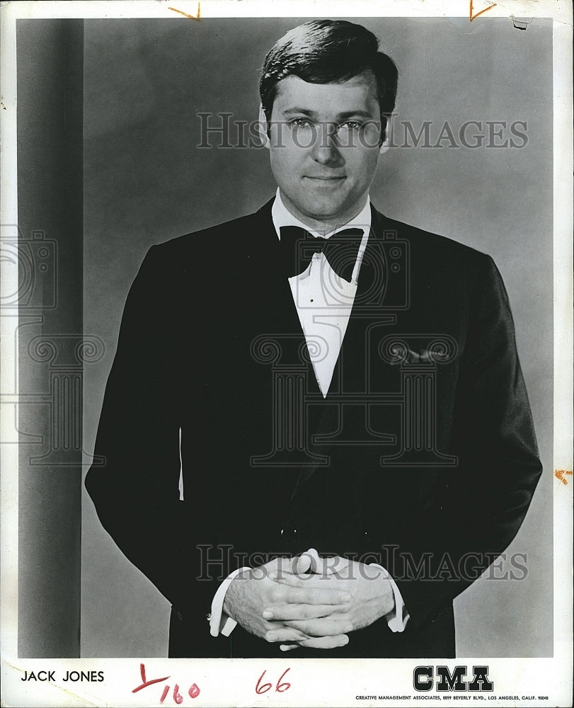 1970 Press Photo Singer Jack Jones In A Creative Management Associates Promo - Historic Images