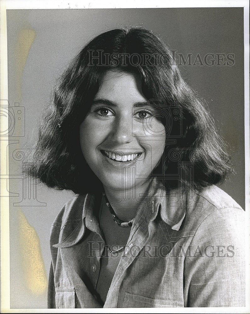 1975 Press Photo Actress Julie Kavner in "A Fine Romance" - Historic Images