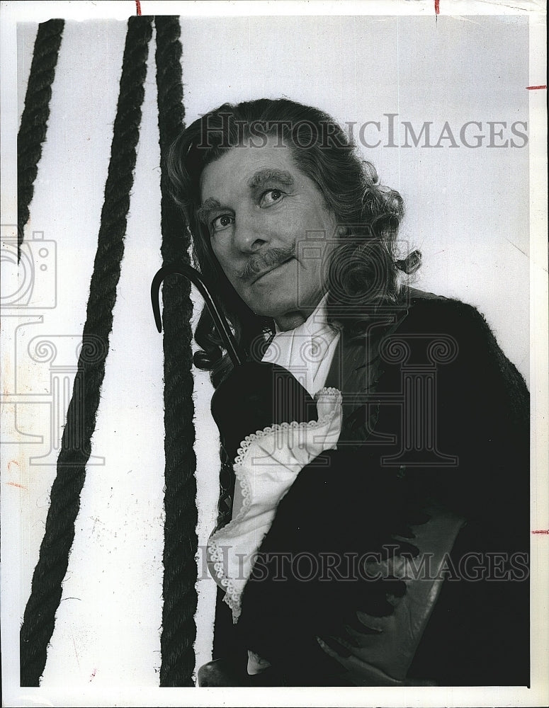 1976 Press Photo Actor Danny Kaye in &quot;Peter Pan&quot; - Historic Images