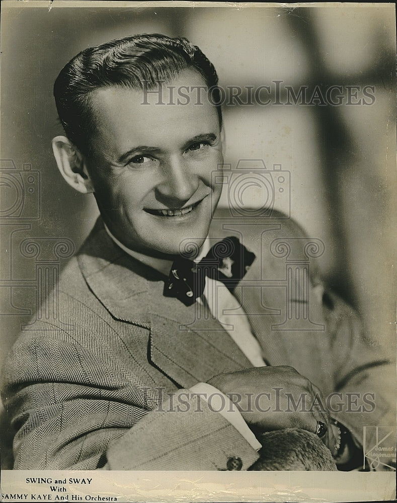 Press Photo  Orchestra leader Sammy Kaye on MCA Music label - Historic Images