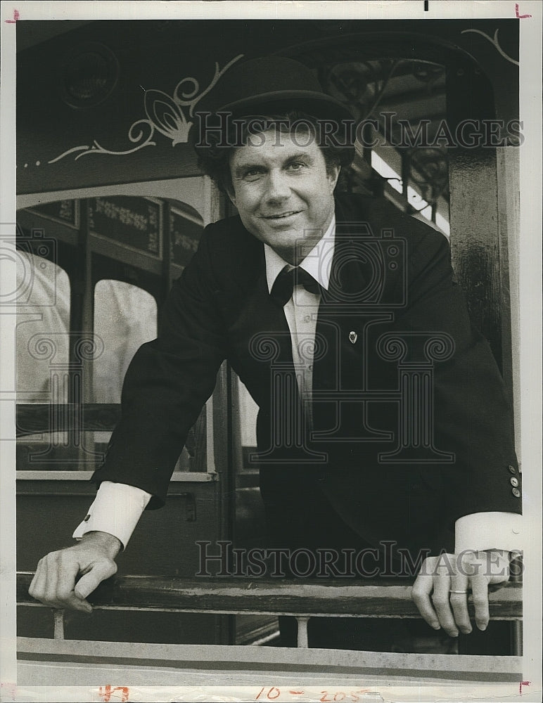 1974 Press Photo Actor Cliff Robertson stars in &quot;A Tree&quot; - Historic Images