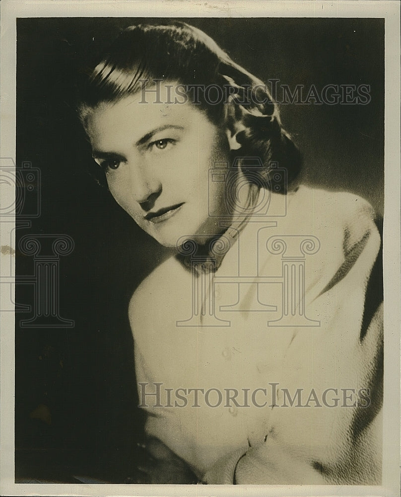 Press Photo Pauline Trigere, fashion designer - Historic Images