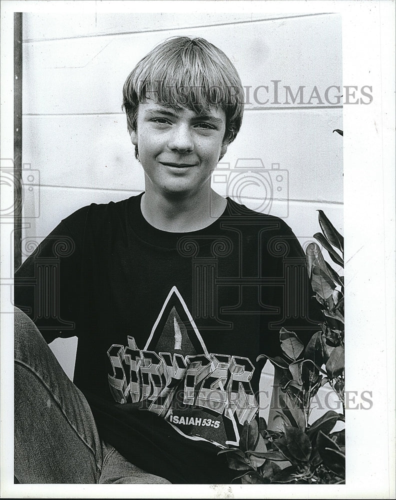 1987 Press Photo Child David Johnson in Christian T-Shirt - Historic Images