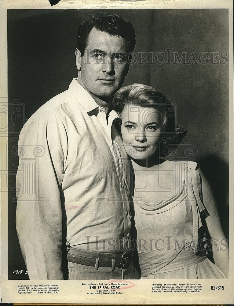 1962 Press Photo Rock Hudson &amp; Gena Rowland Star In &quot;The Spiral Road&quot; - Historic Images