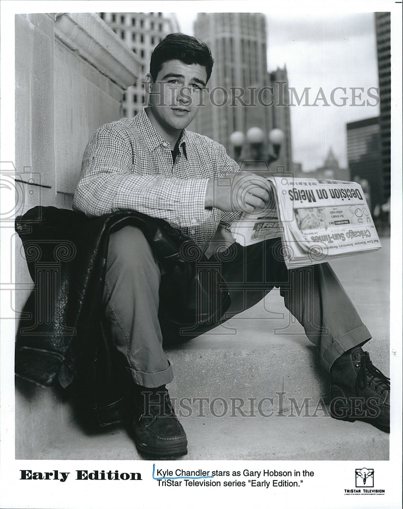 1996 Press Photo Kyle Chandler Stars In "Early Edition" - Historic Images