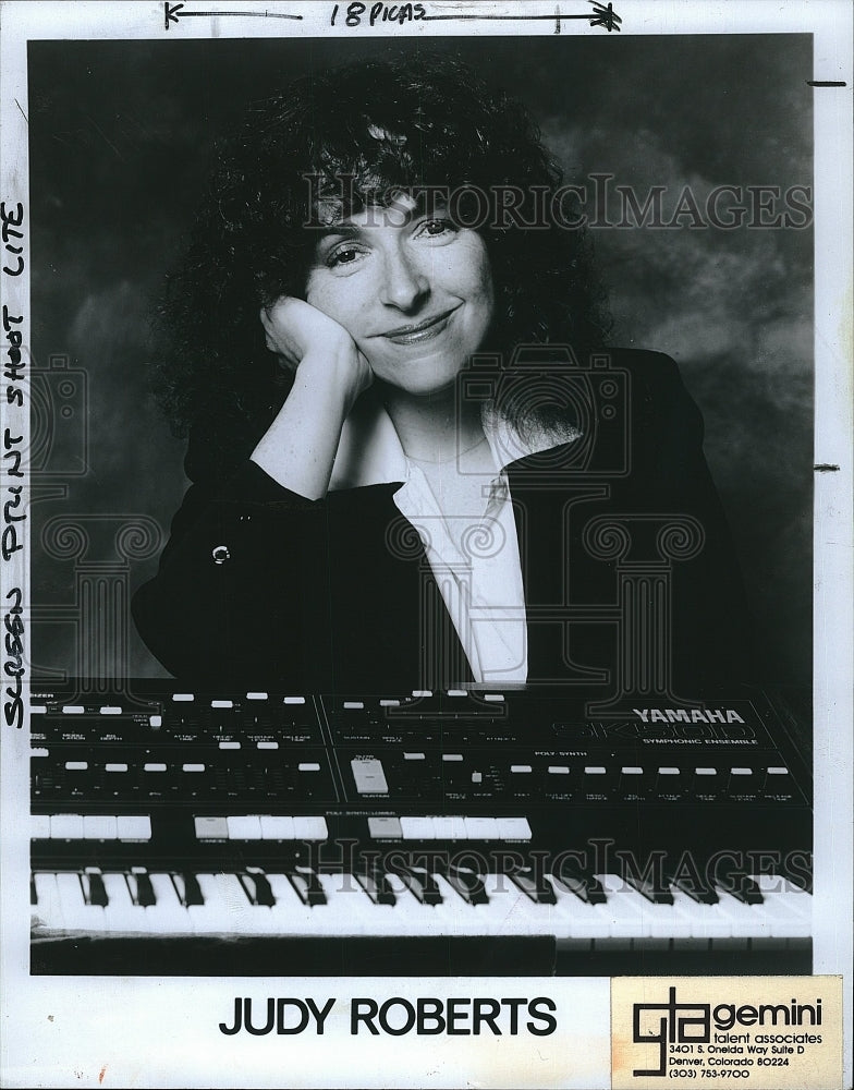 1989 Press Photo Singer Performer Judy Roberts - Historic Images