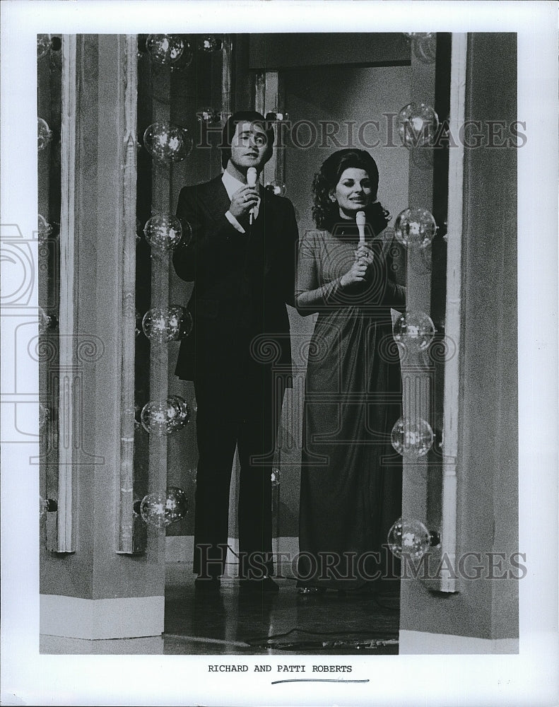 1975 Press Photo Richard and Patti Roberts - Historic Images