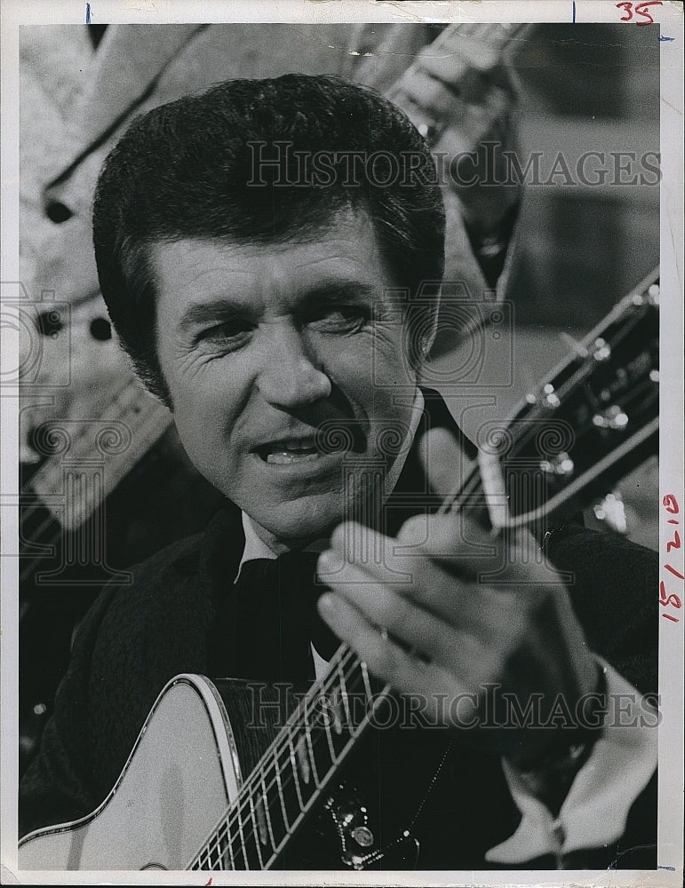 1970 Press Photo Sonny James American Country Western Singer Musician Hee Haw - Historic Images