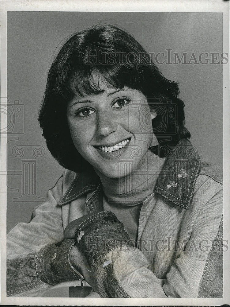 1977 Press Photo Actress Julie Kavner Stars In "Rhoda" - Historic Images