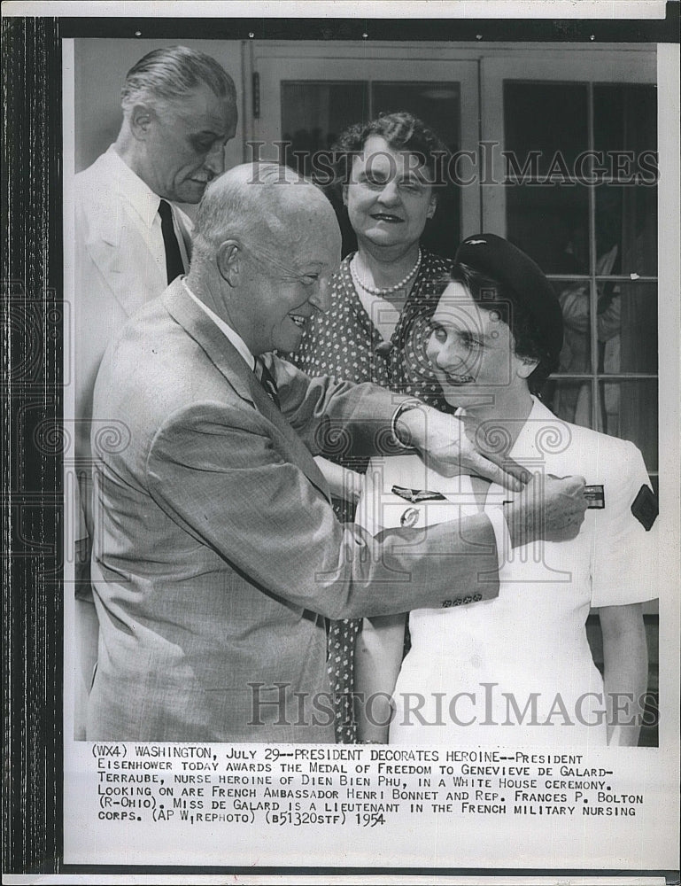 1954 Press Photo Lt. Genevieve de Galard Terraube, President Eisenhower - Historic Images