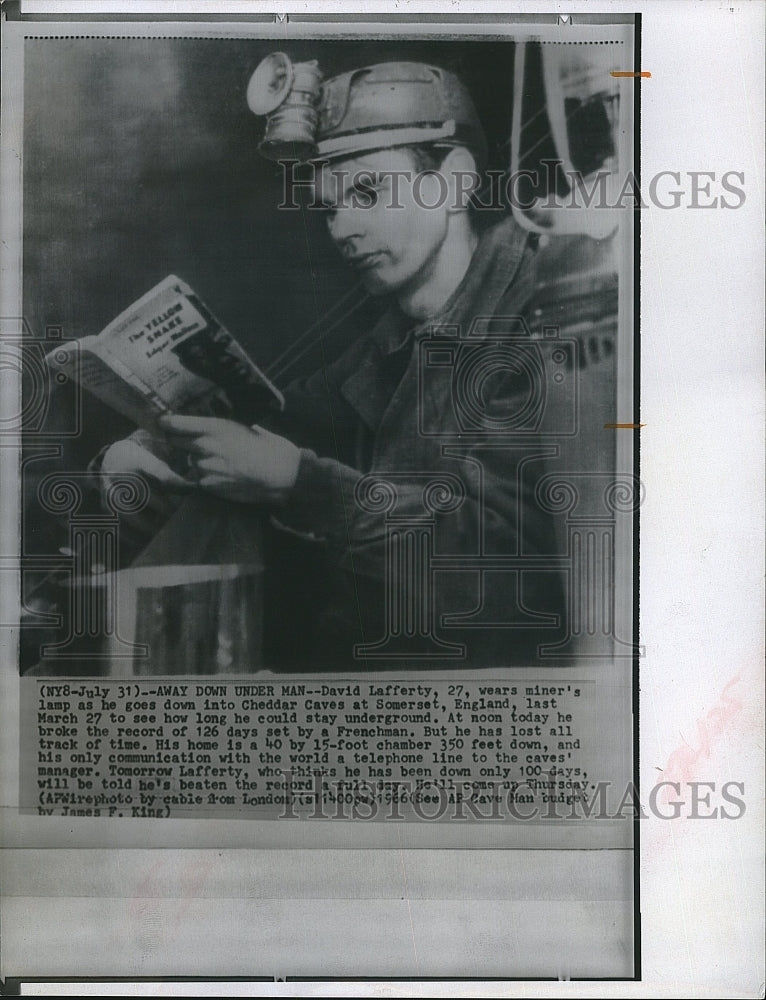 1966 Press Photo David Lafferty Wears Miner's Cap In England Before Record - Historic Images