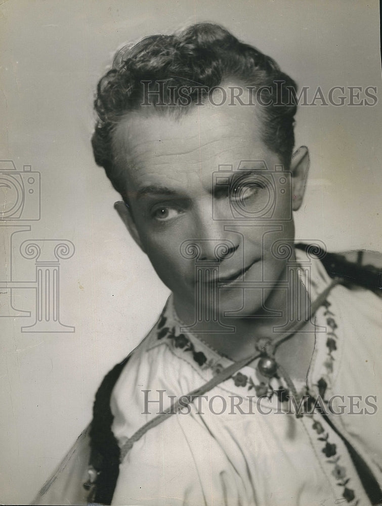 1951 Press Photo Comedian Alex Rotov - Historic Images