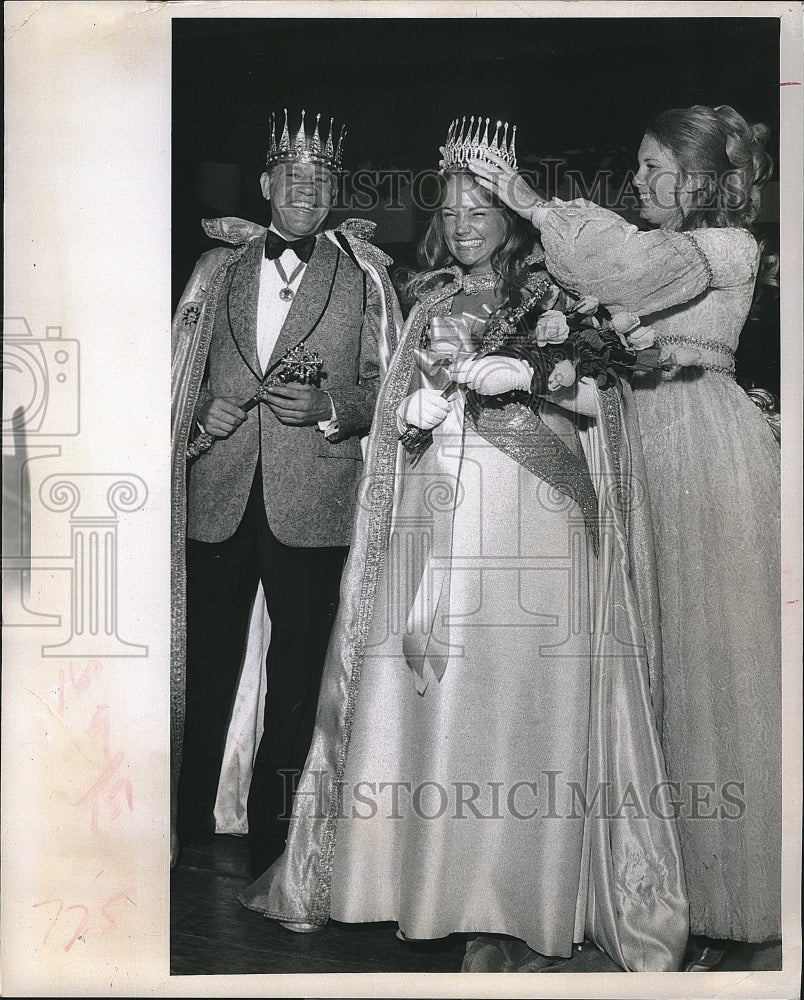 1972 Press Photo Cythia Ann Lake crowned as 1972 Miss Sungoddess. - Historic Images