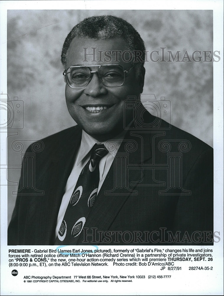 1991 Press Photo  James Earl Jones as Gabriel Bird in &quot;Gabriel&#39;s Fire&quot;. - Historic Images